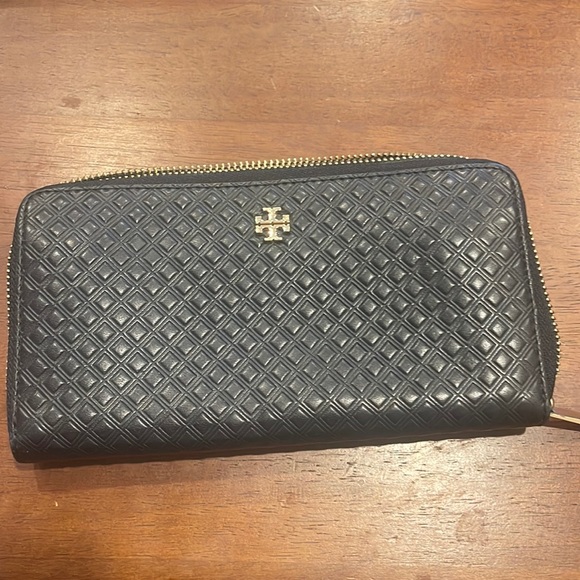 Tory Burch Handbags - TORY BURCH Leather Zip Around Wallet